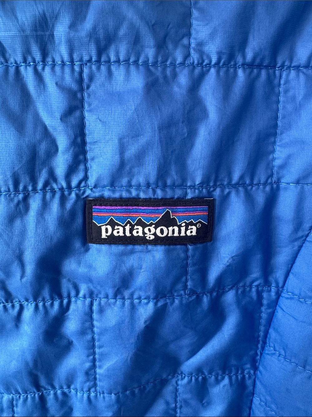 Patagonia Women’s Bright Blue Lightweight Quilted Puffer Jacket - Picture 2 of 6